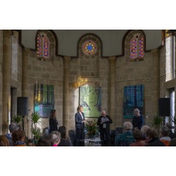 Felicitări poetului Valeriu...